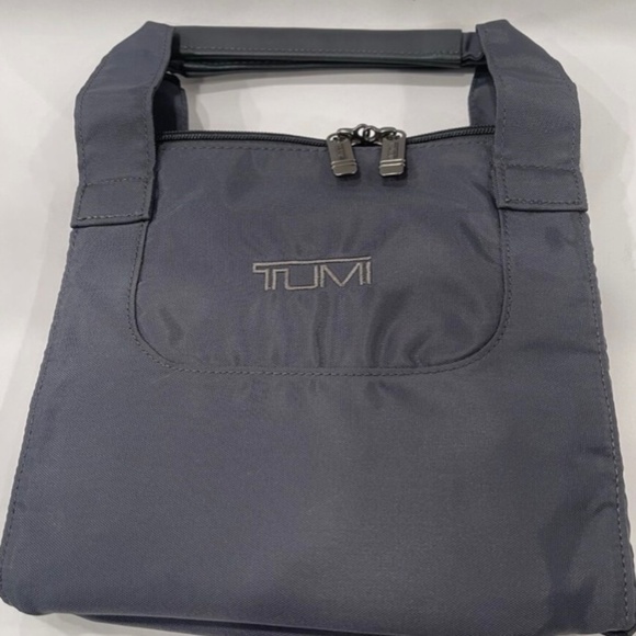 TUMI 